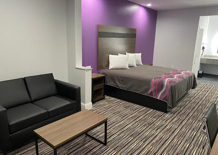 Palace Inn Crosby